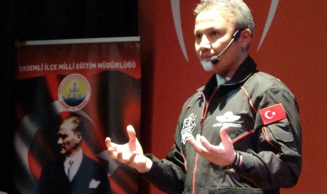 Türkiye'nin ilk astronotu Gezeravcı'dan 'popüler yanlış figürlerin peşinden gitmeyin' uyarısı