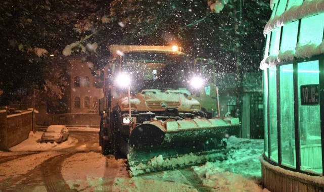 Tuzla Belediyesi&#039;nden karla mücadelede örnek çalışma