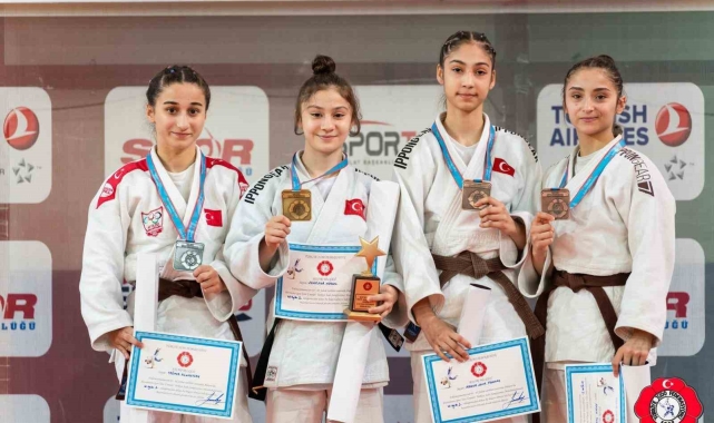 Ümraniye'den bir şampiyonluk başarısı daha