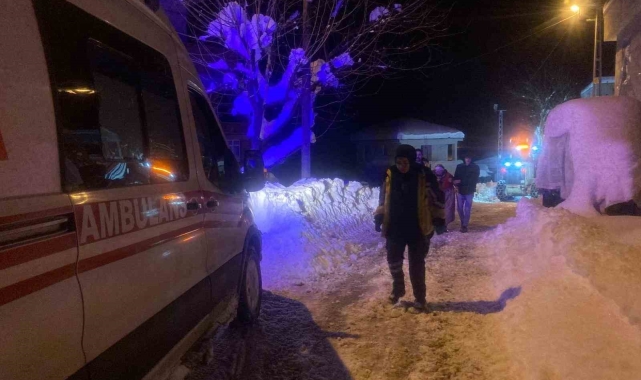Ünye&#039;de belediye ekipleri, ambulansın hasta kadına ulaşması için seferber oldu