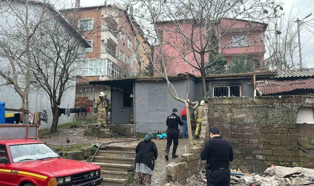 Üsküdar'da gecekondu yangını: O anlar kamerada