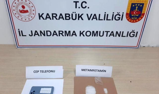Uyuşturucuyu makatına saklayarak kurtulmaya çalıştı