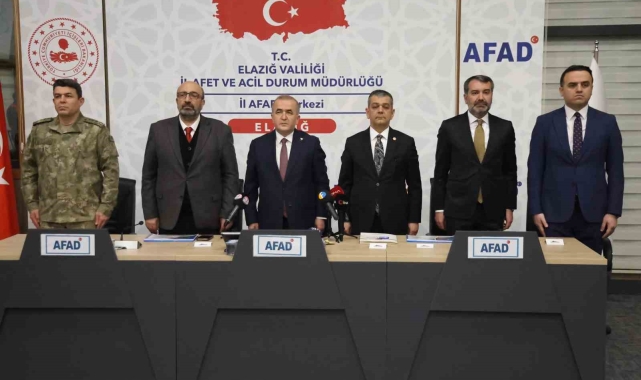 Vali Hatipoğlu: "Asrın felaketinde tüm Türkiye deprem yöresine akın etti"