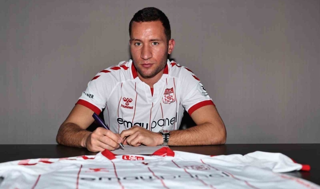 Veljko Simic resmen Sivasspor'da