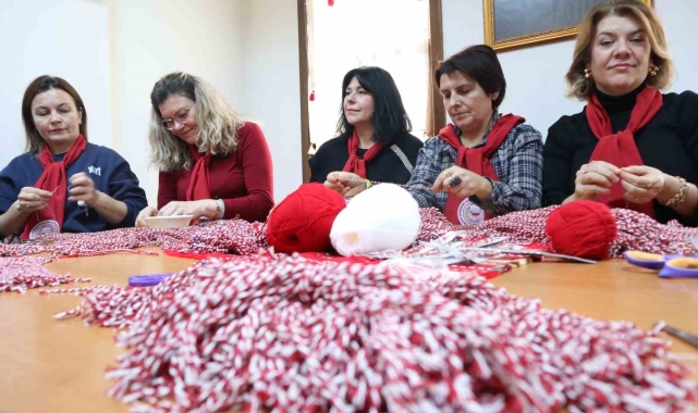 Yalova'da Balkanlardan gelen "marteniçka" geleneğini yaşatıyorlar