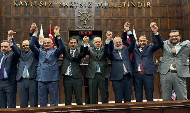 Yeniden Refah Partisi'nden istifa eden belediye başkanı AK Parti'ye katıldı