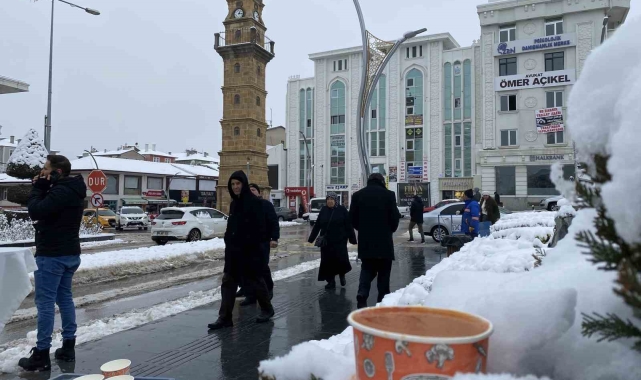 Yozgat'ta Arabaşı çorbası dağıtıldı, karlı havada içenlerin içi ısındı