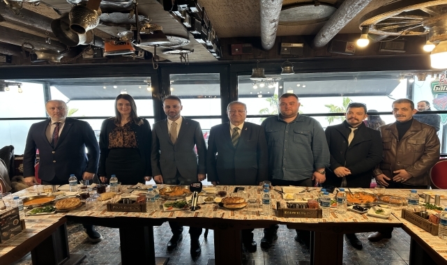 Zafer Partisi Genel Başkan Yardımcısı Çetinkaya Samsun'da partililerle buluştu