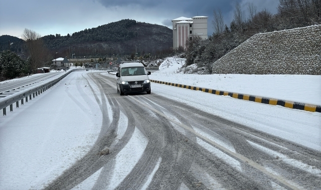 Zonguldak ve Bartın'da 28 köy yolu kar nedeniyle ulaşıma kapandı