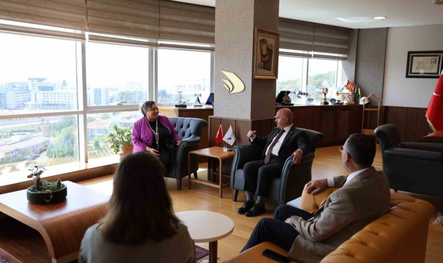 5 yıllık akreditasyon belgesini aldı