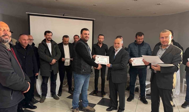 8 saatte Kur-an okumayı öğreniyorlar