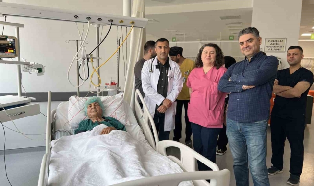 90'lık nine şifayı Manisa Şehir Hastanesinde buldu
