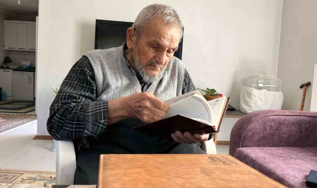 92 yaşındaki adamın 72 yıldır tuttuğu günlükler adeta tarih ansiklopedisi