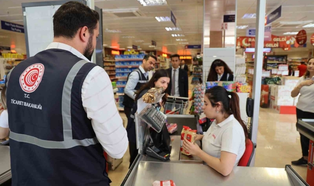 Adana'da bayram öncesi marketlerde fahiş fiyat ve etiket denetimi