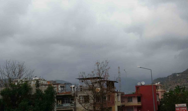 Adana'nın yüksek kesimlerinde kar ve dolu yağışı