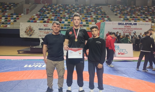 Afyonkarahisarlı sporcu altın madalya kazandı