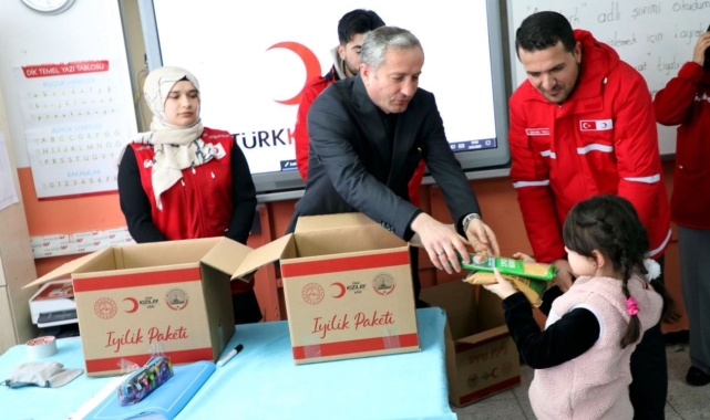 Ağrı'da "Bir sınıf bir koli" projesi ile ramazan yardımları sürüyor