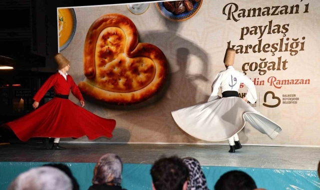 Ahmet Akın, Ramazan Geleneğini Balıkesir'de yaşatıyor