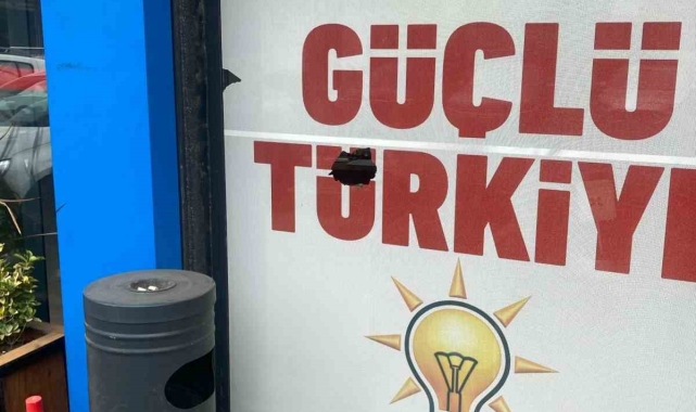 AK Parti İl Başkanı Mehmet Aydemir'den Burhaniye İlçe Başkanlığına yapılan taşlı saldırıya tepki