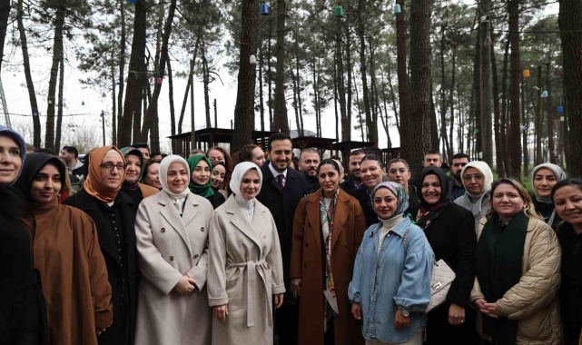 AK Parti İstanbul İl Kadın Kolları, 8 Mart Dünya Kadınlar Günü'nde Hatıra Ormanı'nda fidan dikti