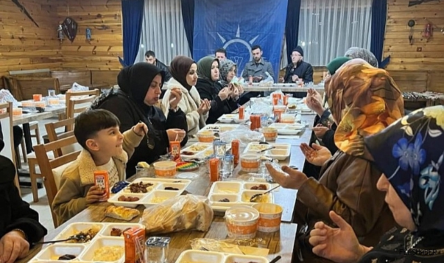 AK Parti Türkeli Kadın Kollarından "Vefa" iftarı