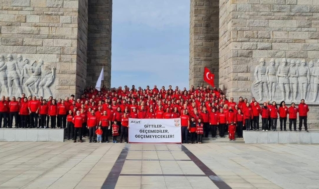 AKUT'tan Çanakkale Şehitliği'ne ziyaret