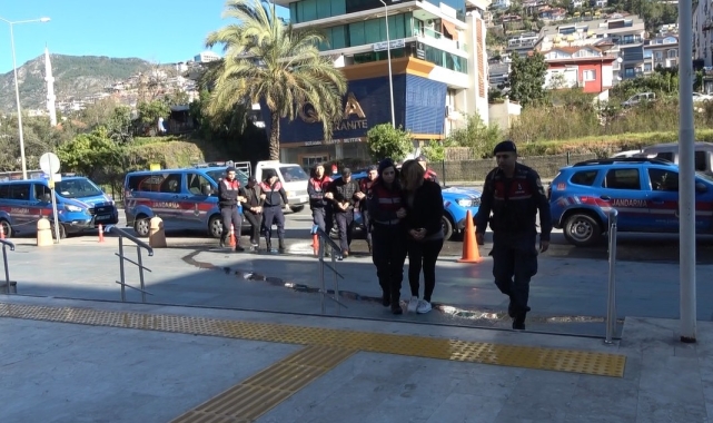 Alanya'da 'Vurgun Operasyonu'nda yakalanan 7 şüpheli adliyeye sevk edildi