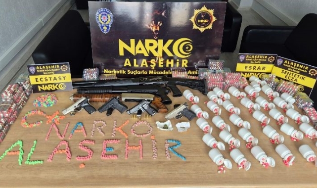 Alaşehir'de uyuşturucu operasyonu: 2 tutuklama