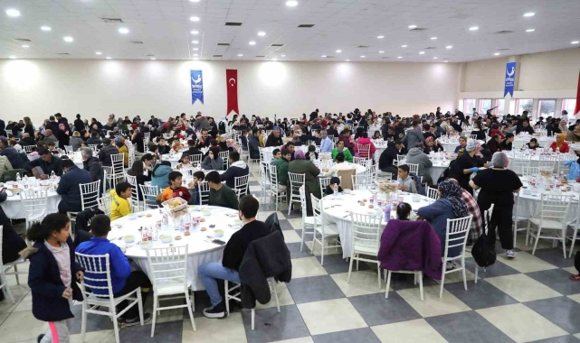 Aliağalılar ilk iftarda bir araya geldi