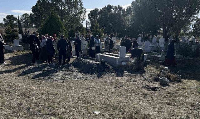 Altınları için canice öldürülen yaşlı kadın, toprağa verildi