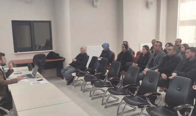 Altıntaş'ta "Aile Eğitim Yolculuğu" isimli proje ve "Ek Ders Modülü" tanıtıldı