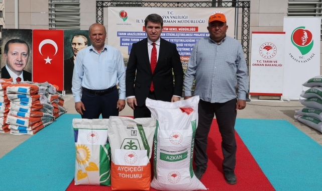 Amasya&#039;da çiftçilere nohut ve yağlık ayçiçeği tohumu dağıtıldı