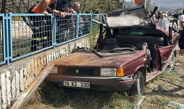 Amasya&#039;da duvara çarpan otomobildeki 5 kişi yaralandı