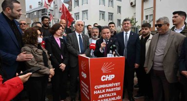 Antalya Büyükşehir Belediye Başkanı Muhittin Böcek partililerle bayramlaştı