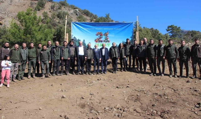 Antalya'da 700 fidan toprakla buluştu