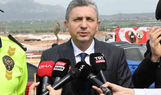 Antalya&#039;da bayram yoğunluğu: Kent girişinde araç kuyrukları oluştu