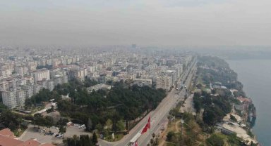 Antalya'da gökyüzü sarardı, toz bulutu dronla görüntülendi