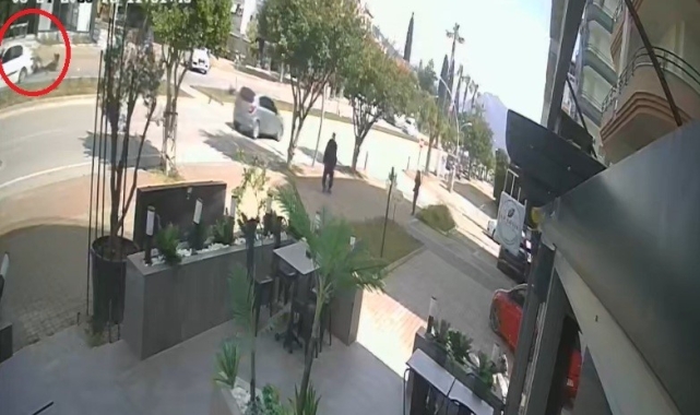 Antalya'da otomobille motosiklet çarpıştı: 2 yaralı