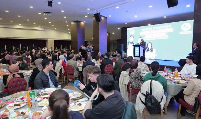 Arnavutköy Belediye Başkanı Candaroğlu&#039;ndan, üniversite öğrencilerine abonman desteği