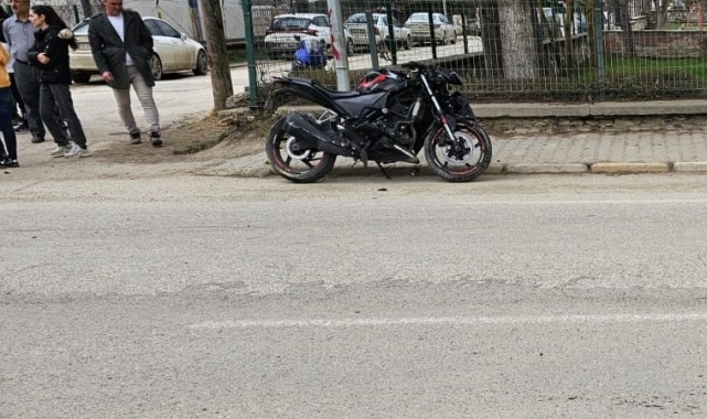 ATV ile motosiklet çarpıştı: 1'i ağır 2 yaralı