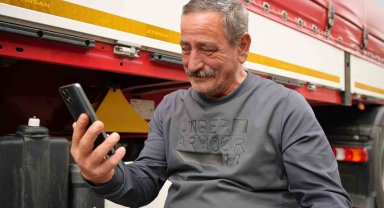 Avrupa yolcusu tır sürücüleri, bayramı ailelerinden uzakta buruk geçiriyor