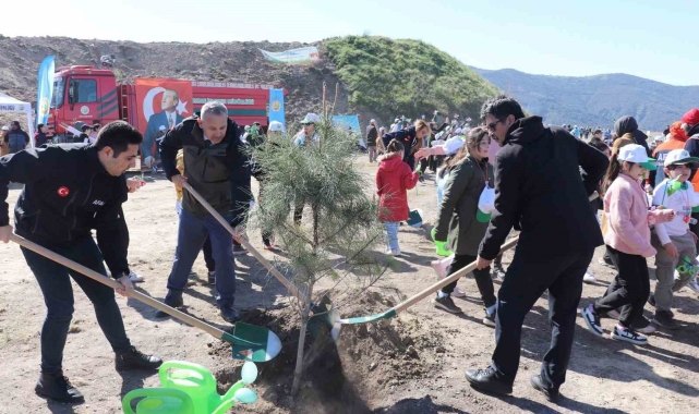 Aydın'da fidanlar toprakla buluştu