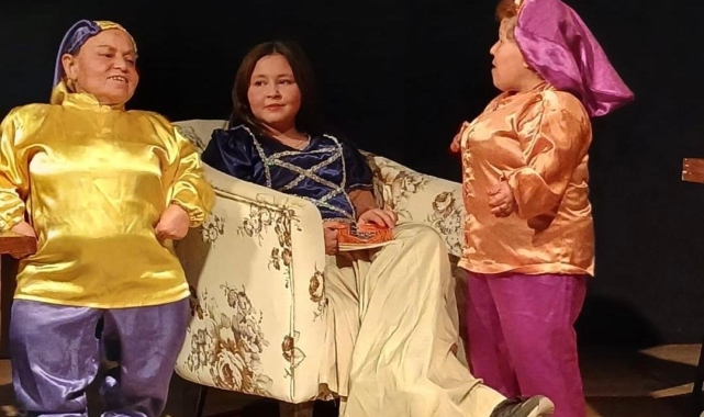 Ayvalık'ta "Teknoloji Prensesi" beğeniyle izlendi