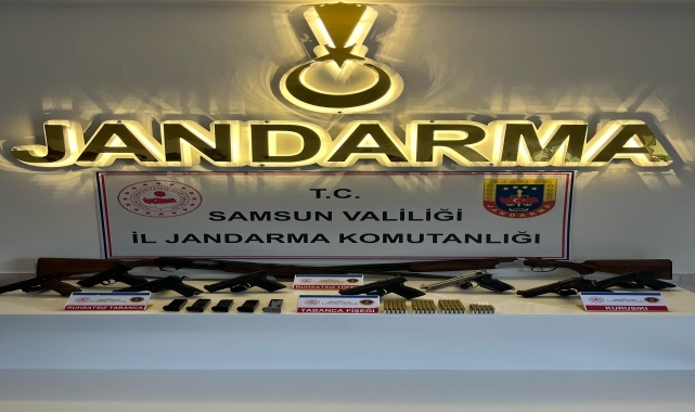 Bafra'da üzerinde silah bulunan 7 şüpheli yakalandı