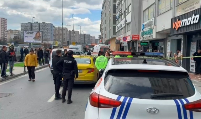 Bahçelievler'de taksiye binmek üzereyken motosiklet çarptı, talihsiz kadın hayatını kaybetti