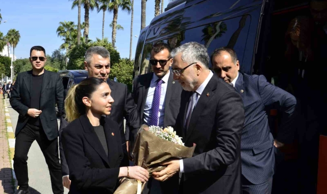 Bakan Işıkhan, Vali Toros ile görüştü