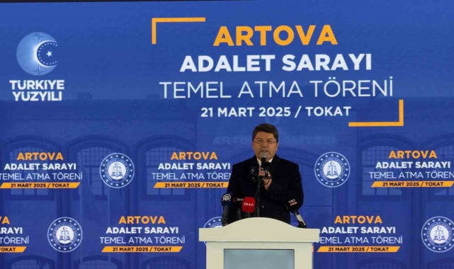 Bakan Tunç: "Suç şebekeleriyle ve yolsuzlukla mücadele eden bir yargı istemiyorlar"