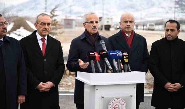 Bakan Uraloğlu, Malatya'da deprem konutları ve altyapı çalışmalarını inceledi