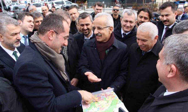 Bakan Uraloğlu: "Samsun'dan Sarp'a kadar şehir geçişleri noktasında Akçaabat en yoğun geçişlerimizin bir tanesi"