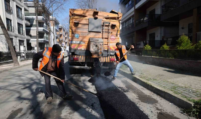 Bakırköy Belediyesi 50 ton asfalt döktü